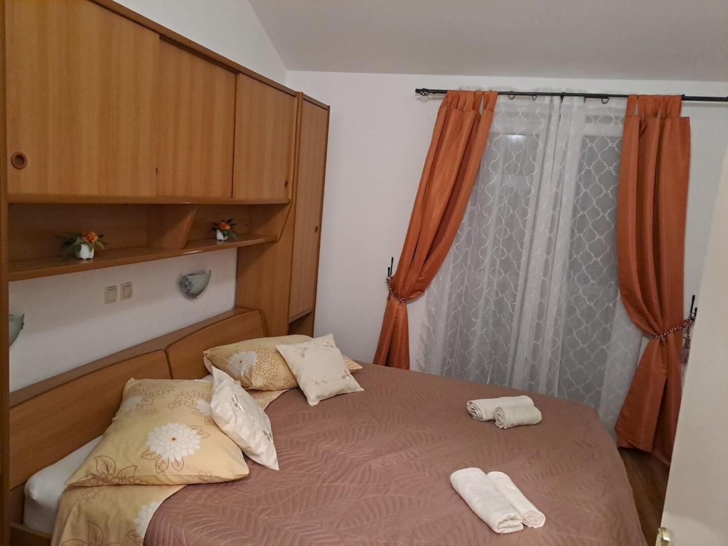 Apartments Mig - With Beautiful Garden Supetarska Draga Ngoại thất bức ảnh