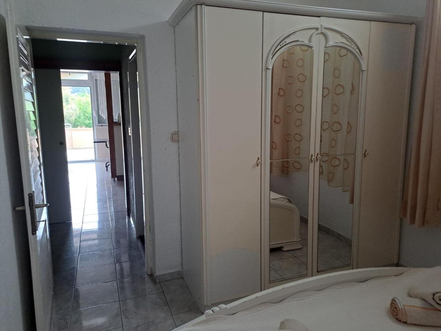 Apartments Mig - With Beautiful Garden Supetarska Draga Ngoại thất bức ảnh
